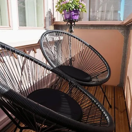 Huoneisto Viihtyisae Ja Tilava Yksioe Porvoon Jokimaisemalla *